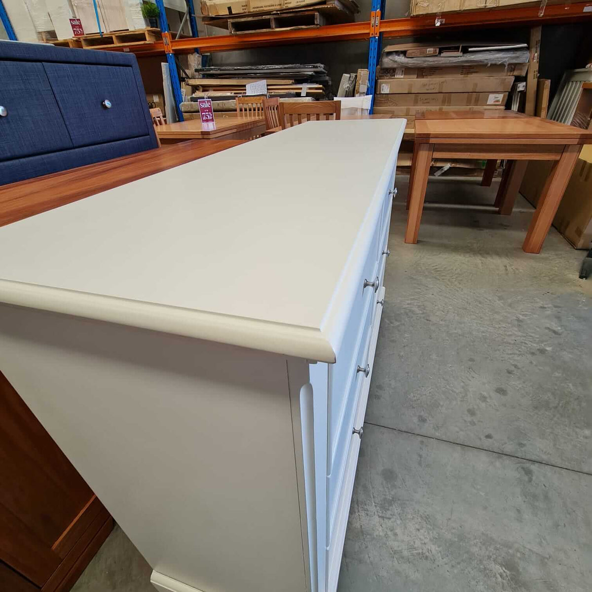 Blanc 6-Drawer Antique White Dresser