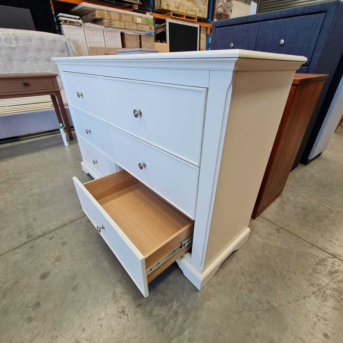 Blanc 6-Drawer Antique White Dresser