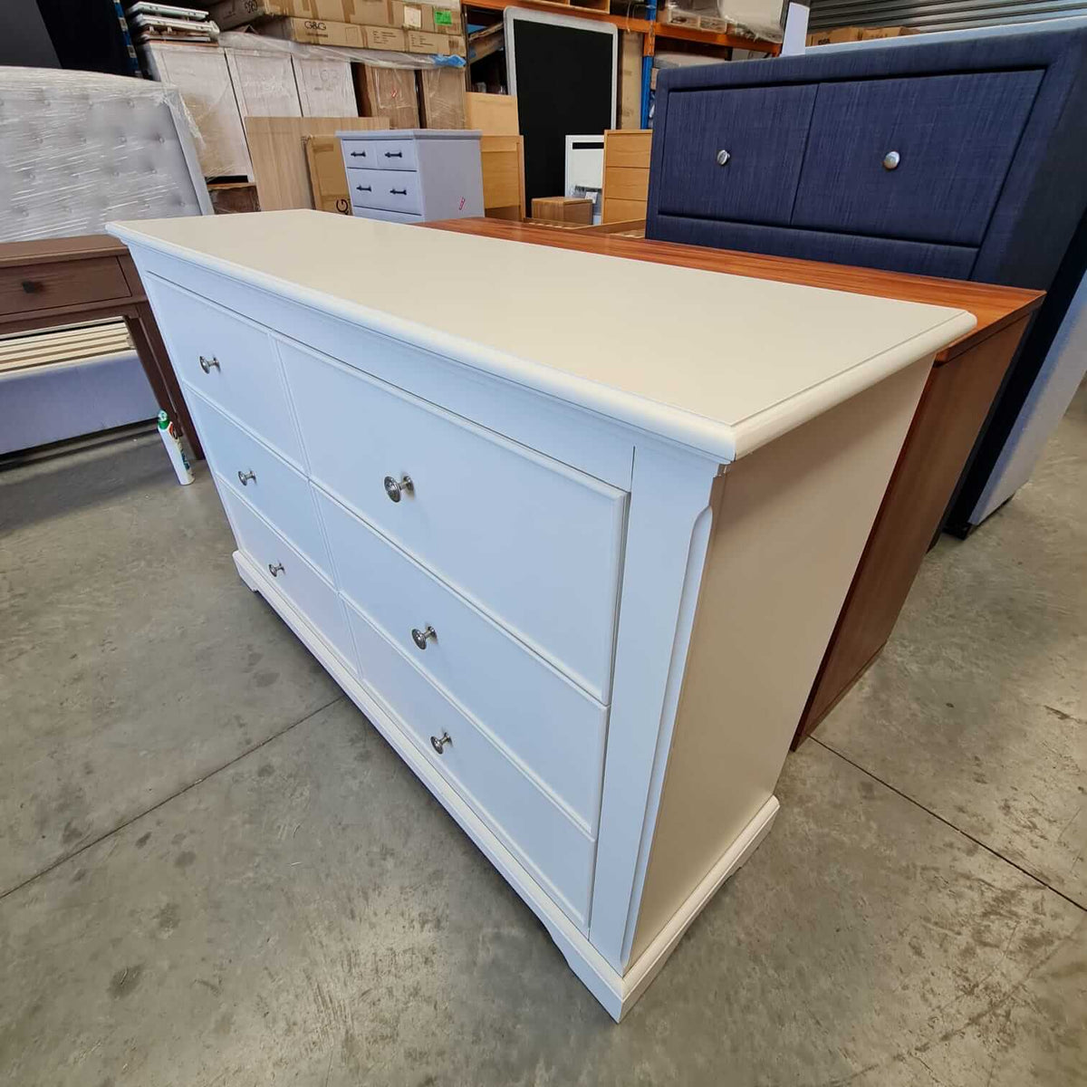 Blanc 6-Drawer Antique White Dresser