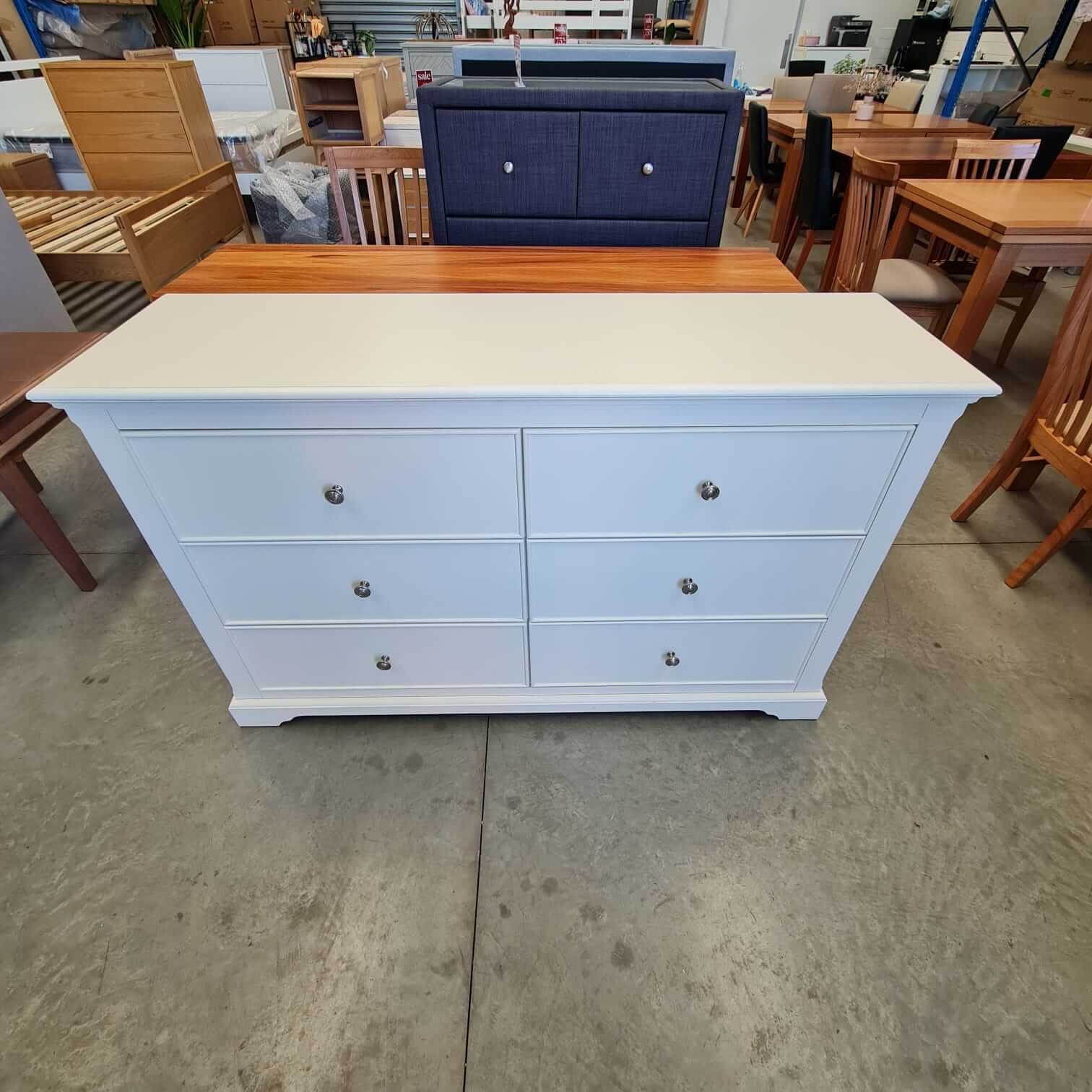 Blanc 6-Drawer Antique White Dresser