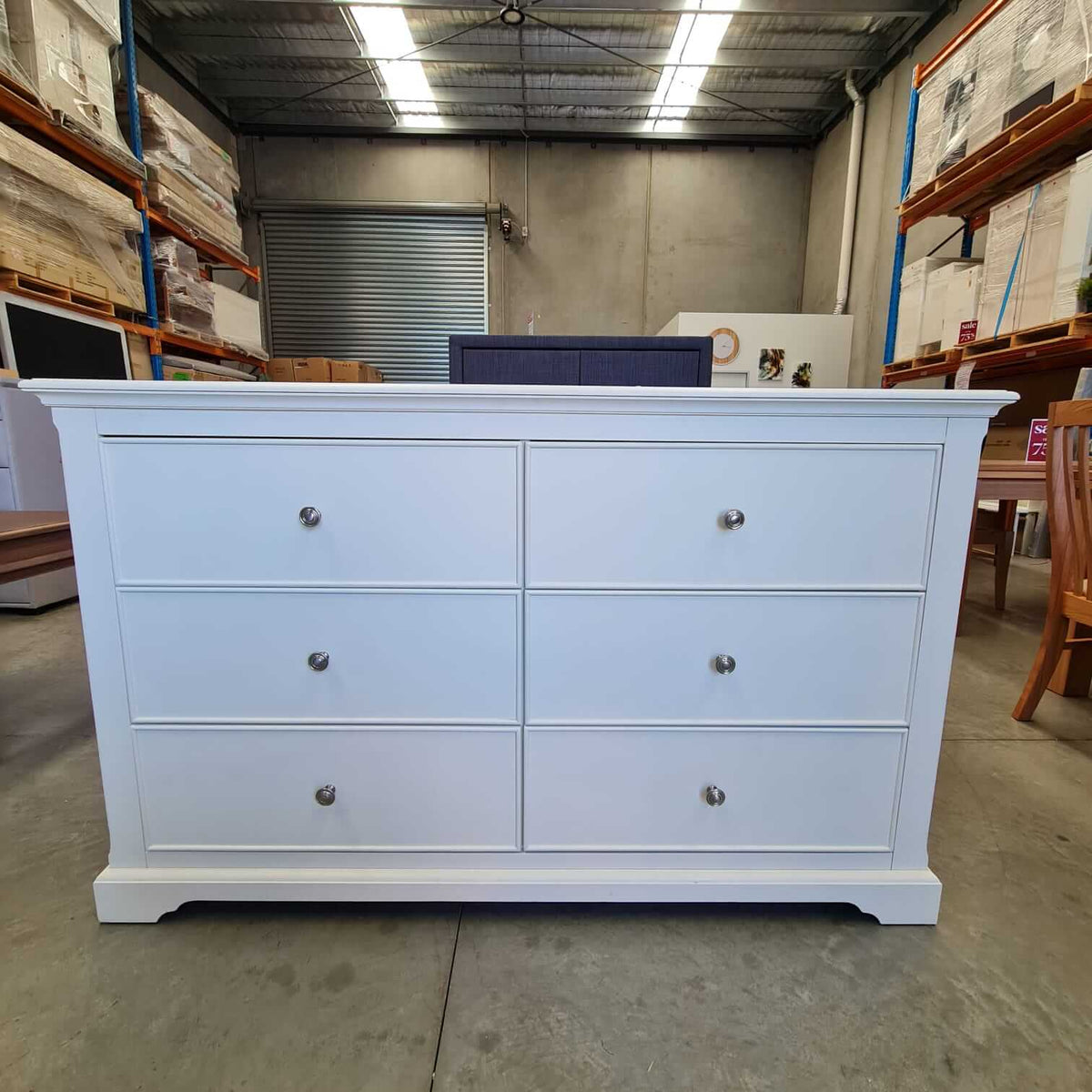 Blanc 6-Drawer Antique White Dresser