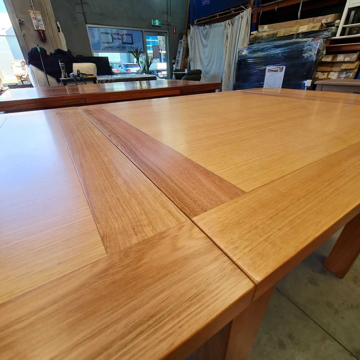 Tasmanian Oak 1m/1.6m Extendable Dining Table