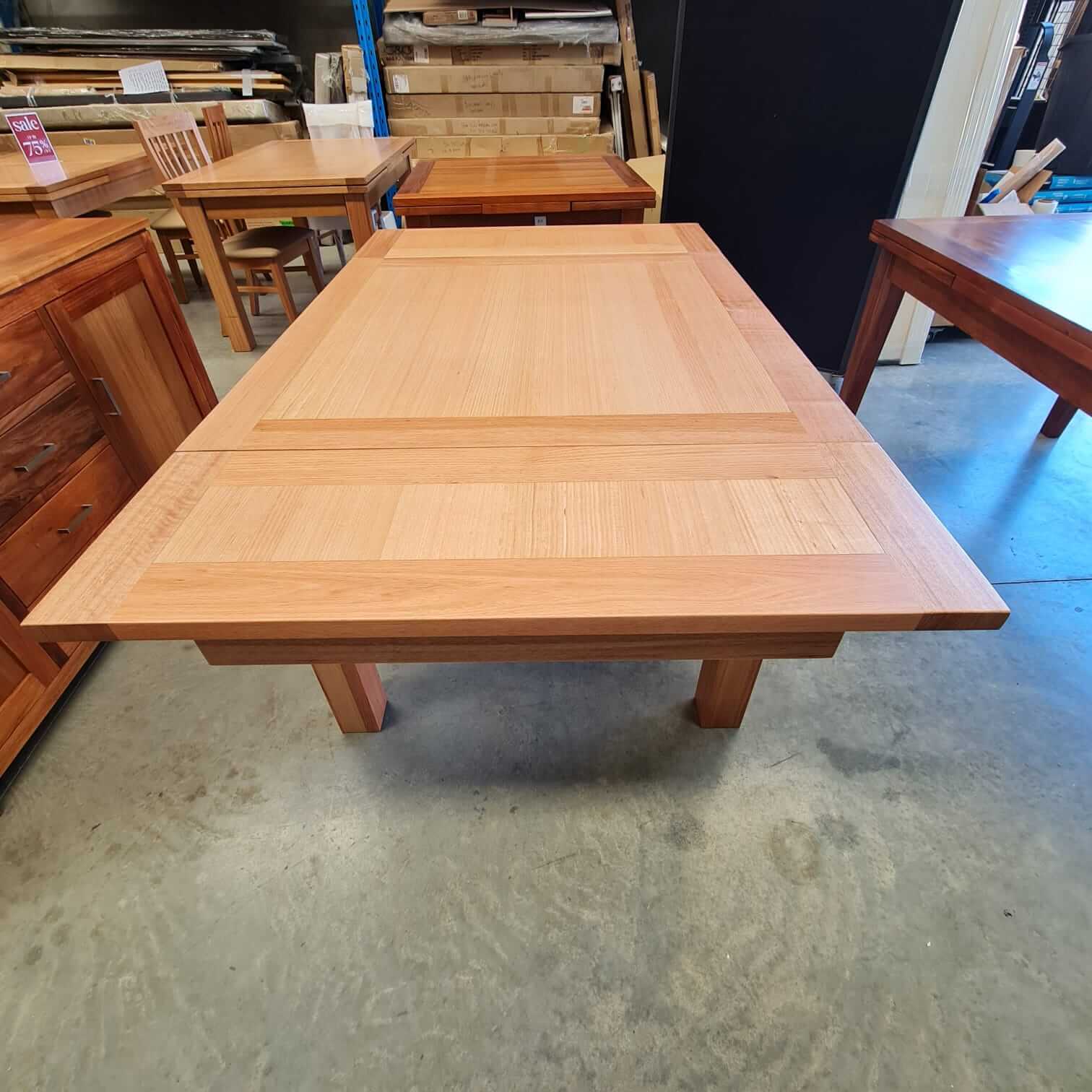 Tasmanian Oak 1m/1.6m Extendable Dining Table