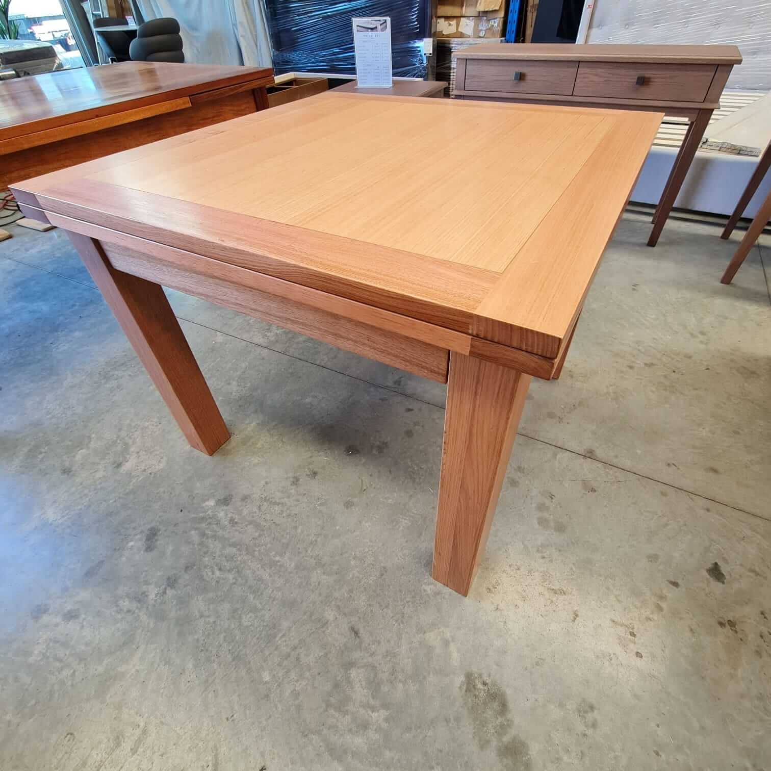 Tasmanian Oak 1m/1.6m Extendable Dining Table