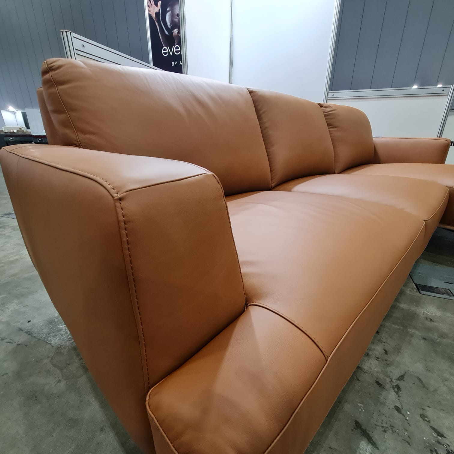 Novara Lux Chaise Lounge