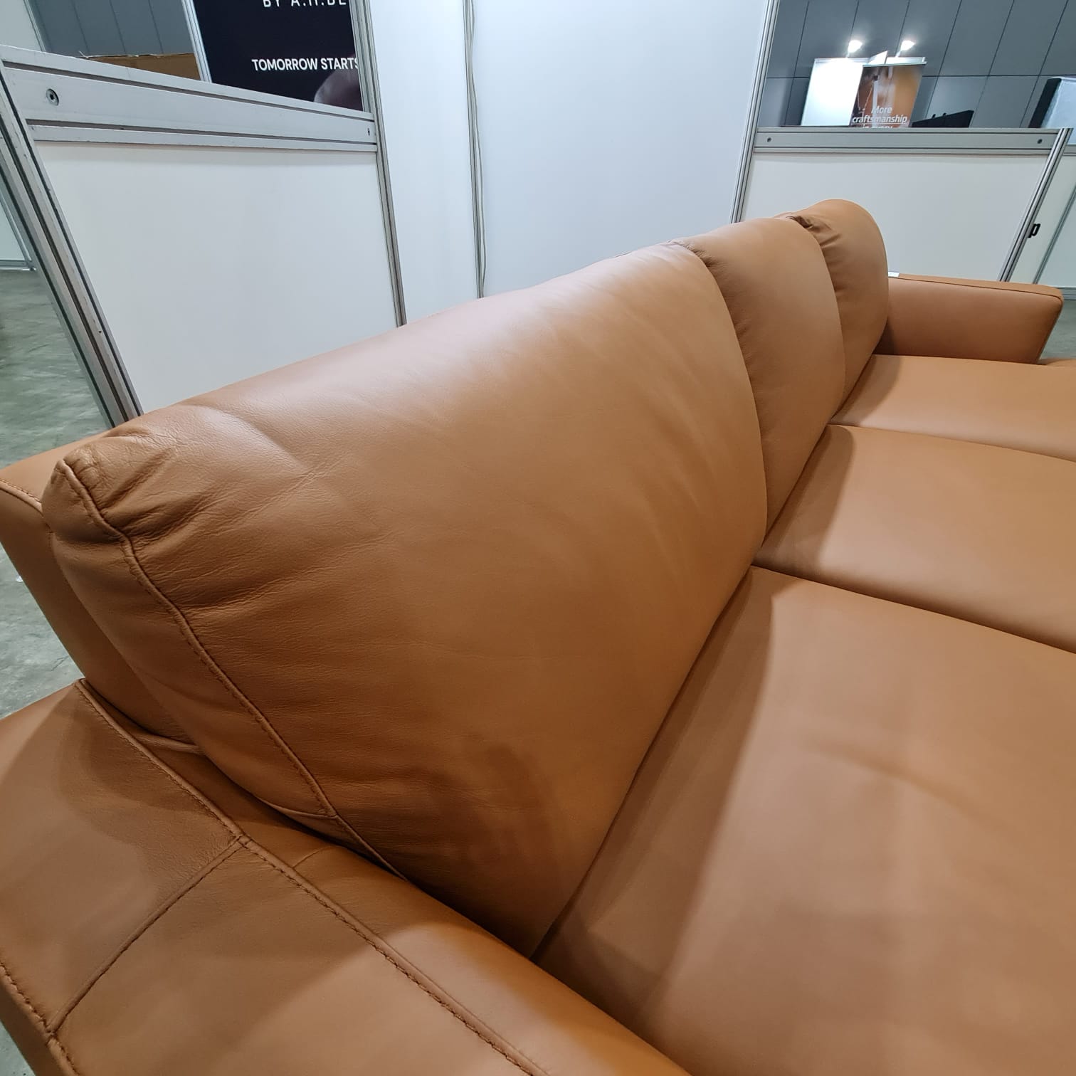 Novara Lux Chaise Lounge