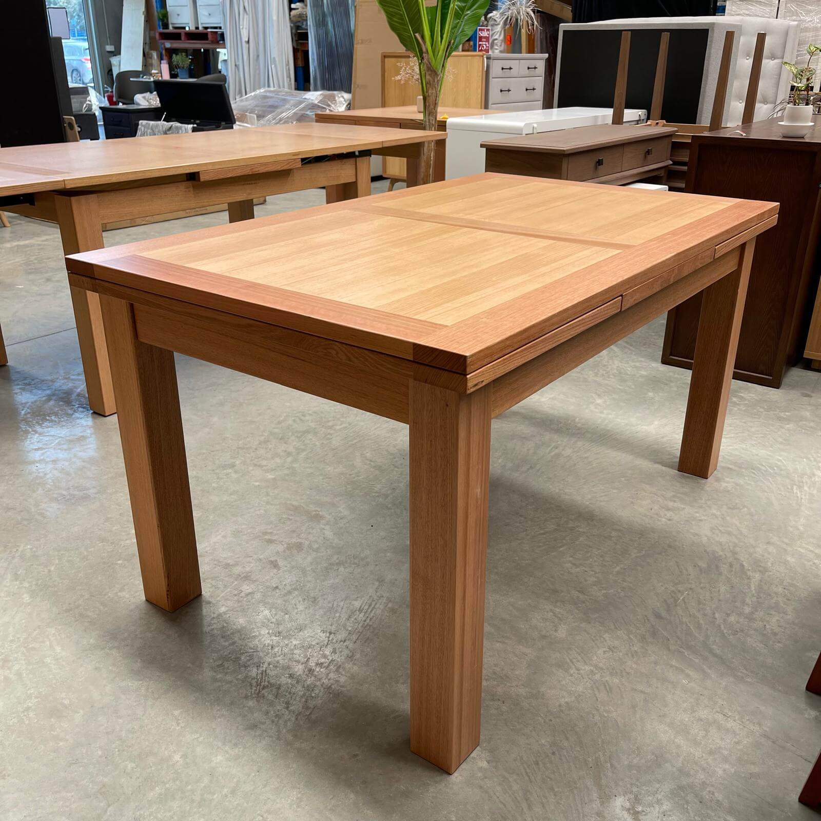 TASMANIAN OAK 1.5M/2.5M EXTENDABLE DINING TABLE