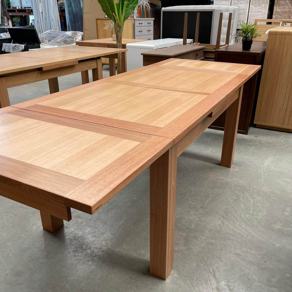 TASMANIAN OAK 1.5M/2.5M EXTENDABLE DINING TABLE