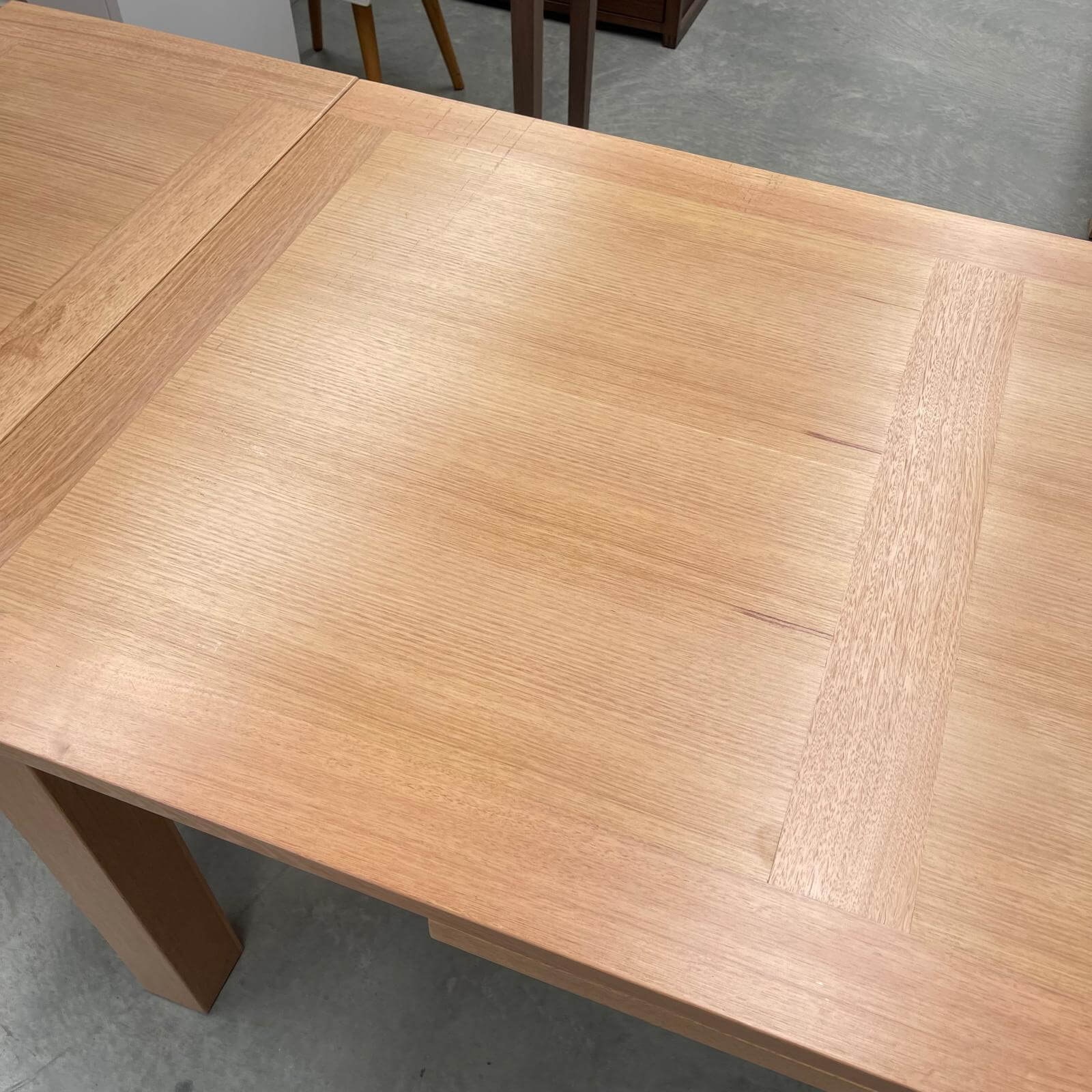 Tasmanian Oak 1.5m/2.5m Extendable Dining Table