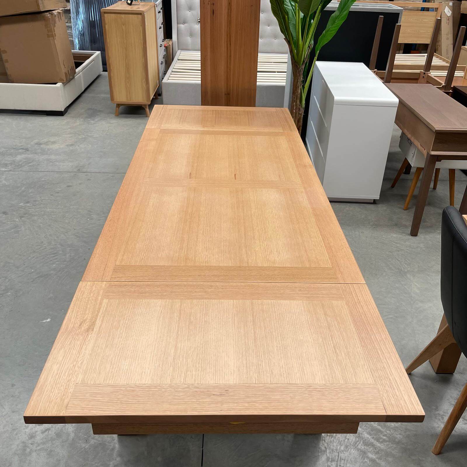 Tasmanian Oak 1.5m/2.5m Extendable Dining Table