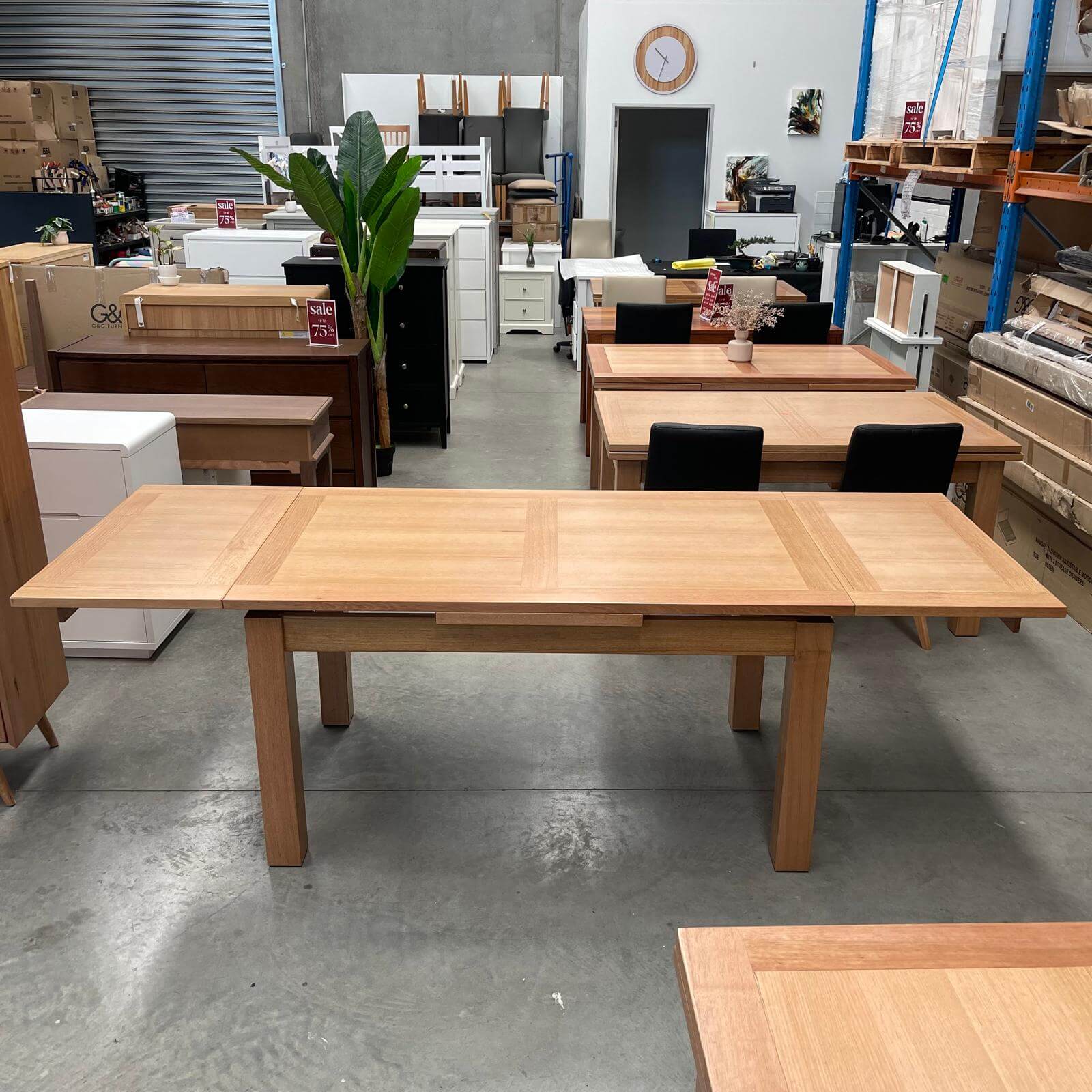 Tasmanian Oak 1.5m/2.5m Extendable Dining Table
