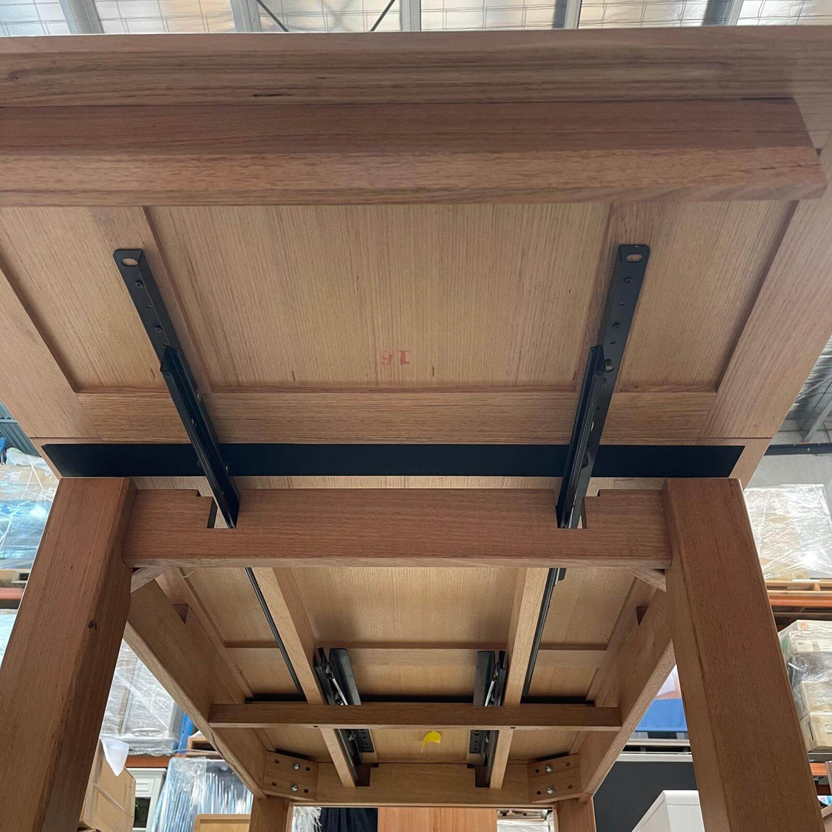 Tasmanian Oak 1.5m/2.5m Extendable Dining Table