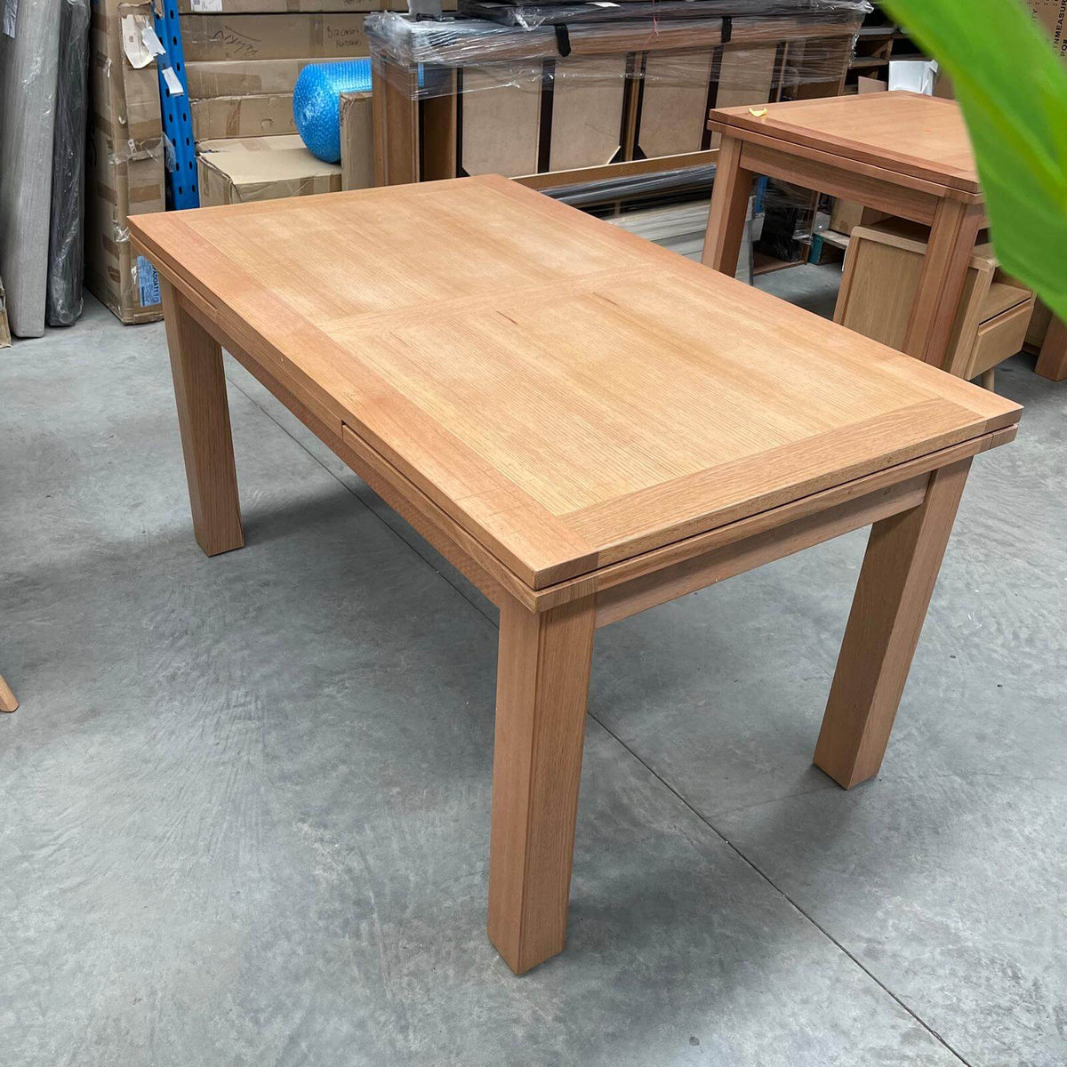 Tasmanian Oak 1.5m/2.5m Extendable Dining Table