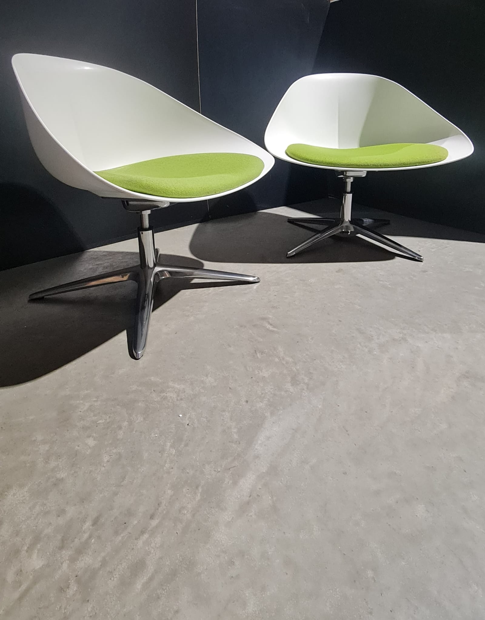 Pair of Designer Swivel Lounge Chairs – Modern Statement Seating