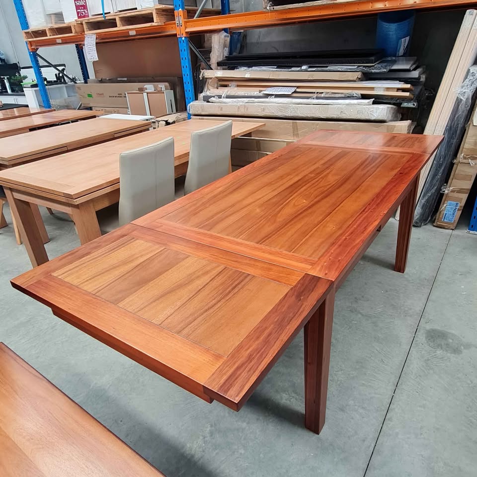 Tasmanian Blackwood 1.5m/2.5m Extendable Dining Table