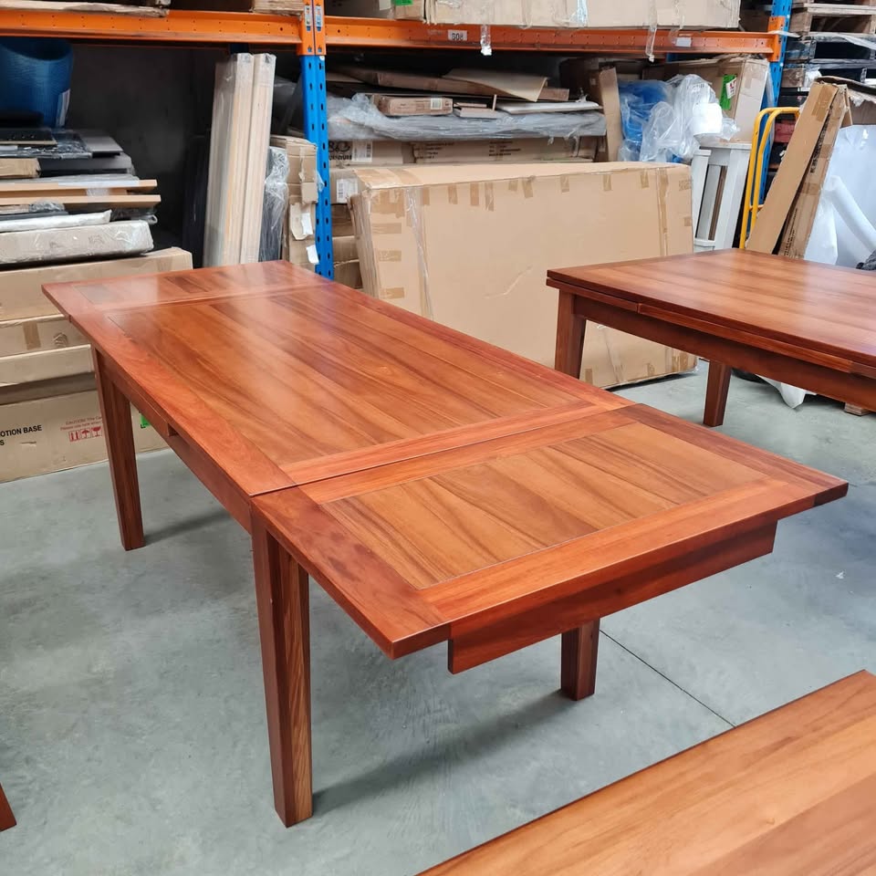 Tasmanian Blackwood 1.5m/2.5m Extendable Dining Table