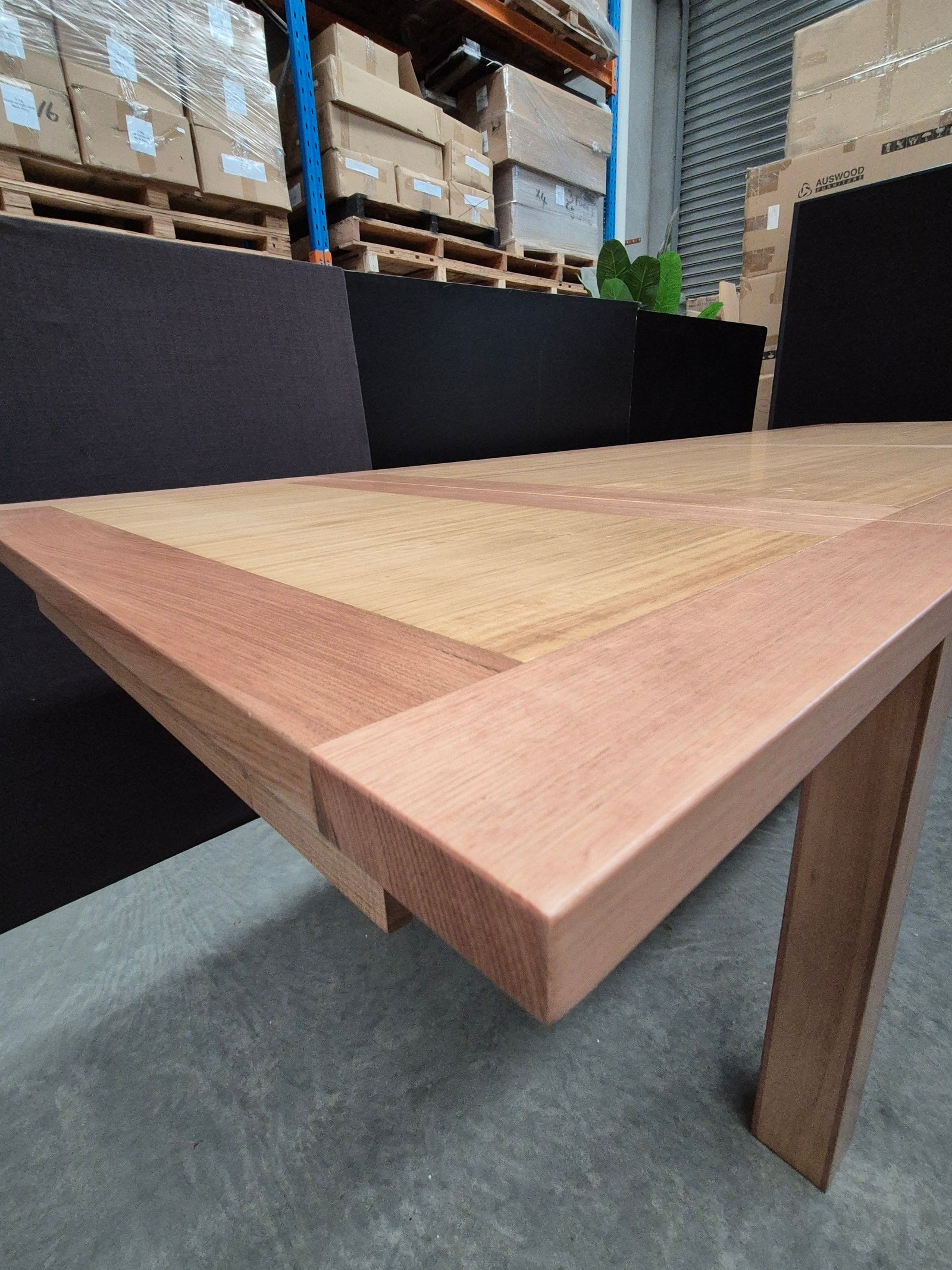Tasmanian Oak Extendable Dining Table
