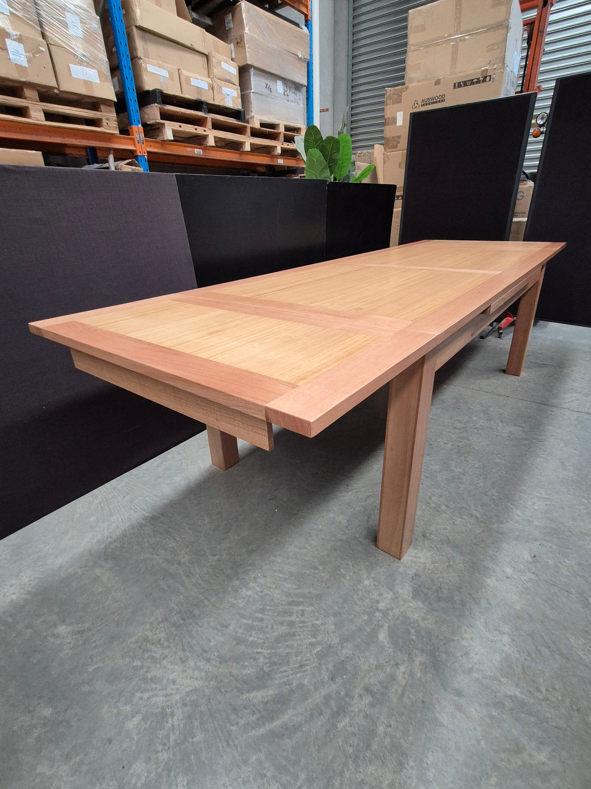 Tasmanian Oak Extendable Dining Table