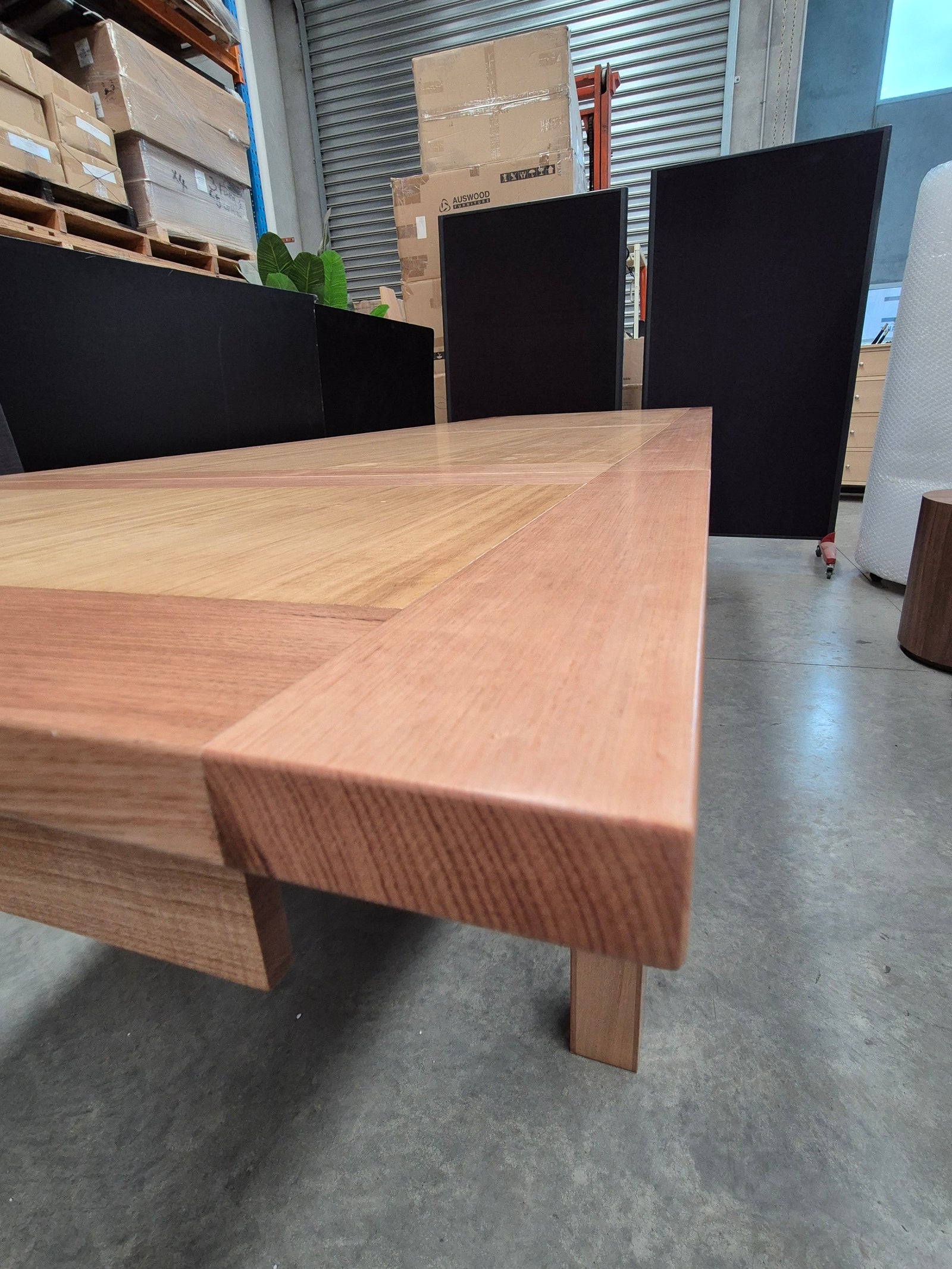 Tasmanian Oak Extendable Dining Table