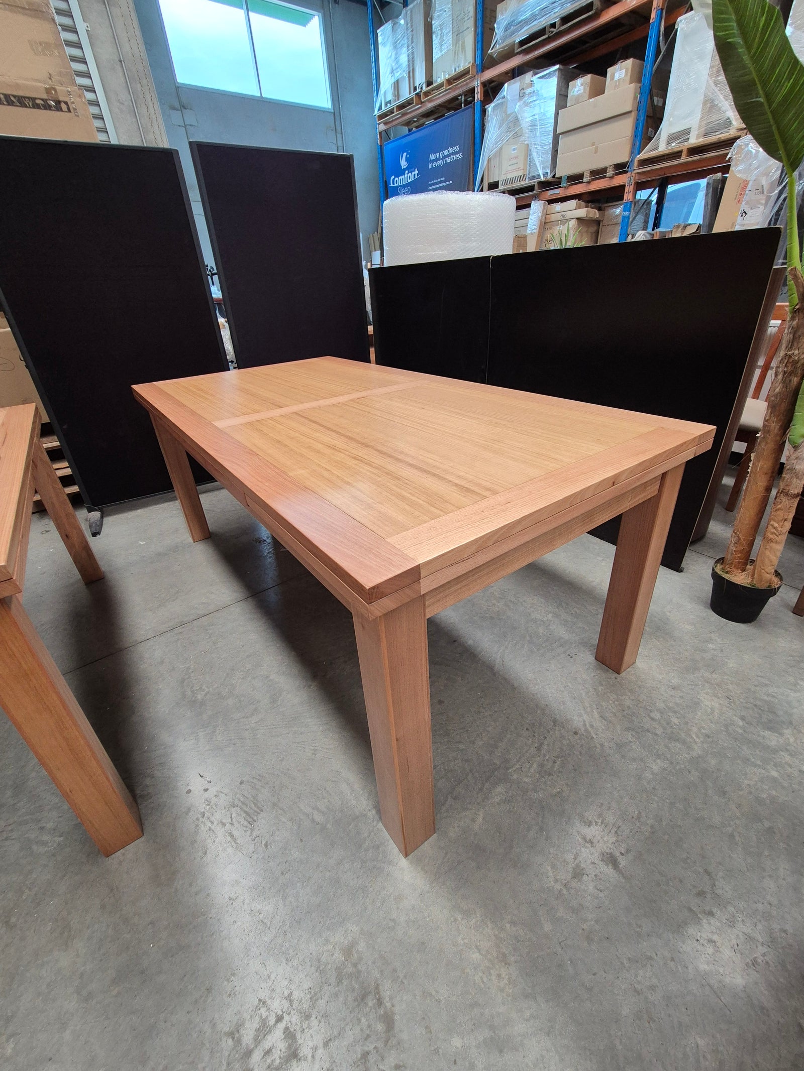 Tasmanian Oak Extendable Dining Table