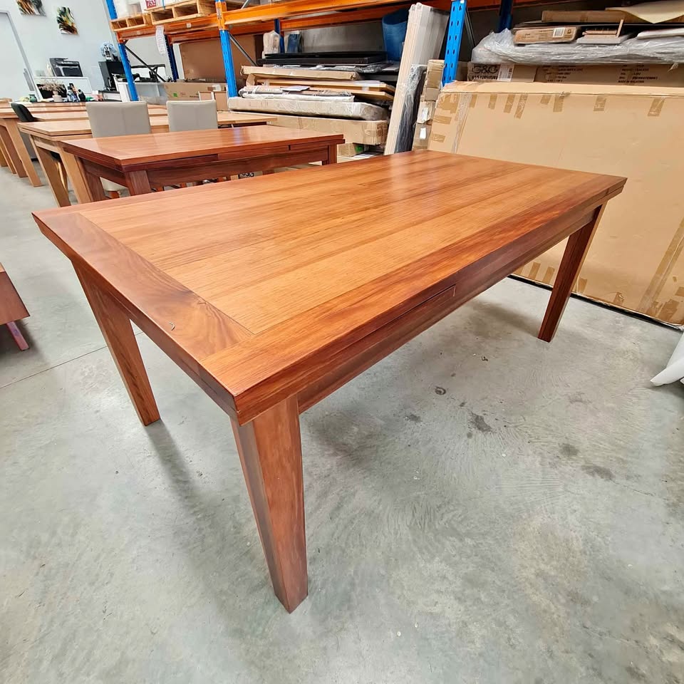 Tasmanian Blackwood 1.8m/2.8m Extendable Dining Table