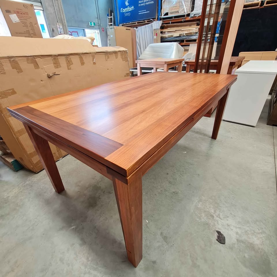 Tasmanian Blackwood 1.8m/2.8m Extendable Dining Table