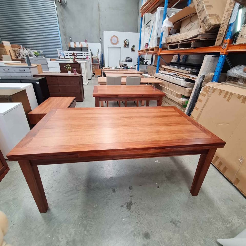 Tasmanian Blackwood 1.8m/2.8m Extendable Dining Table